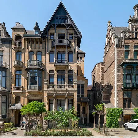 Baron Osy Terrace
